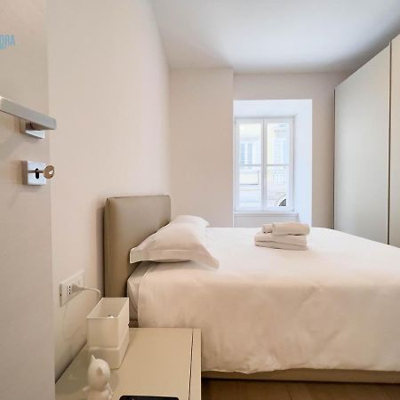Cavana 2 Tirabora Short Rent Трієст Екстер'єр фото